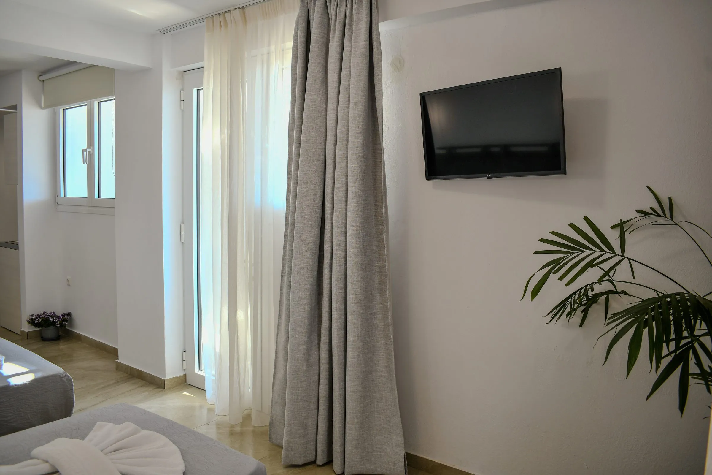 Junior Suite with Jacuzzi at La Fleur Apartments