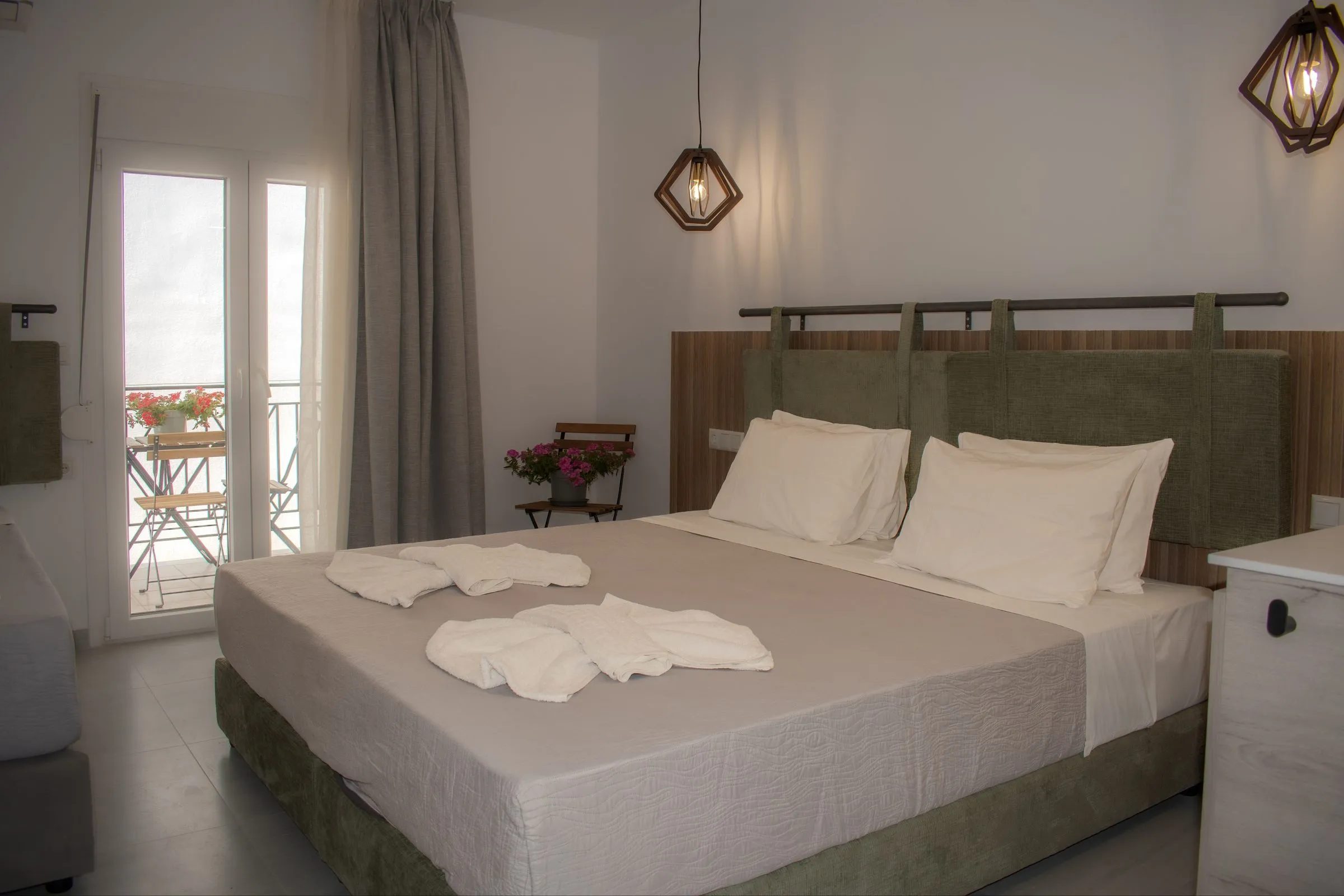 Luxurious Triple at La Fleur Apartments